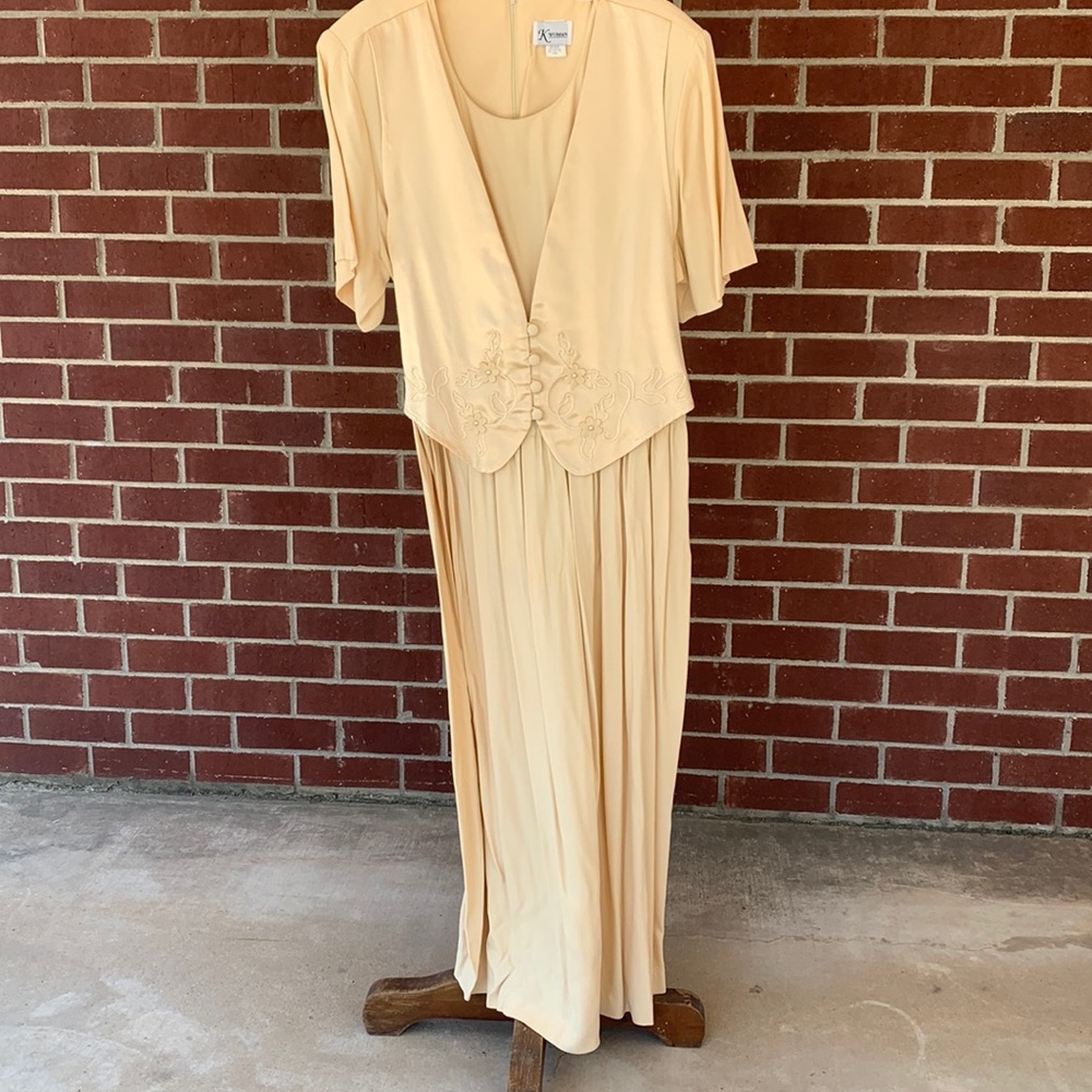 Like New - SS Special Occasion Dress - K Woman - Size: 22W - Color: Pale Yellow